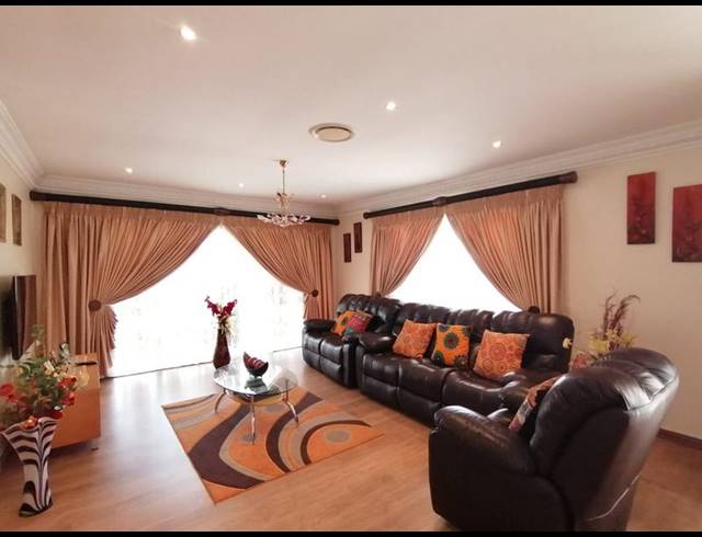 3 BEDROOM HOUSE FOR SALE IN RESERVOIR HILLS